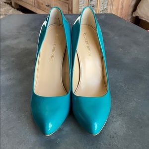 Audrey Brooke Teal Heels Sz 10